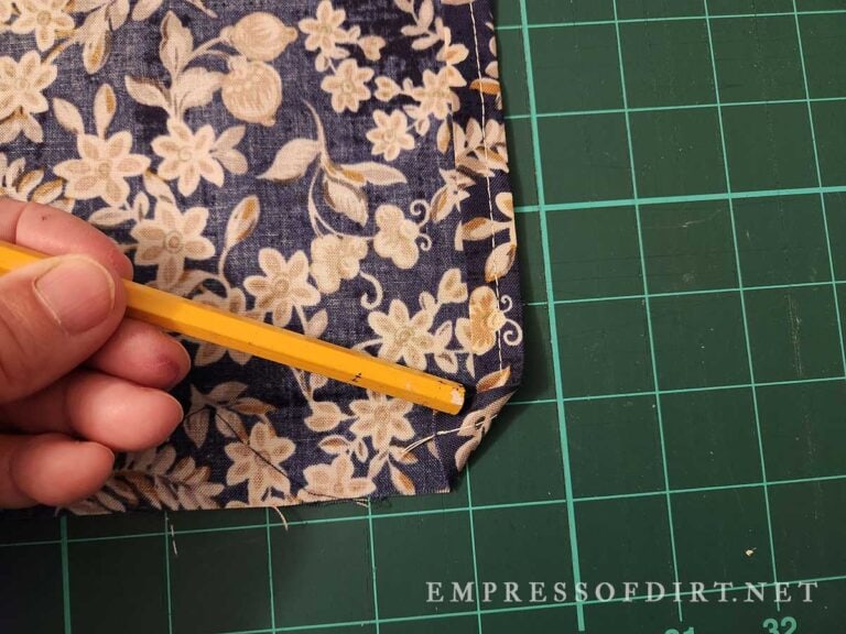 How to Sew a Simple Garden Apron (Free Pattern)