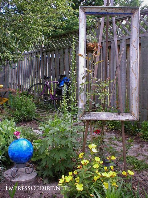 Here's an easy way to make a garden art easel. Take an existing painting easel and add a large picture frame to it. Display it in your garden and let the plants be the art! Here's an easy way to make a garden art easel. Take an existing painting easel and add a large picture frame to it. Display it in your garden and let the plants be the art!