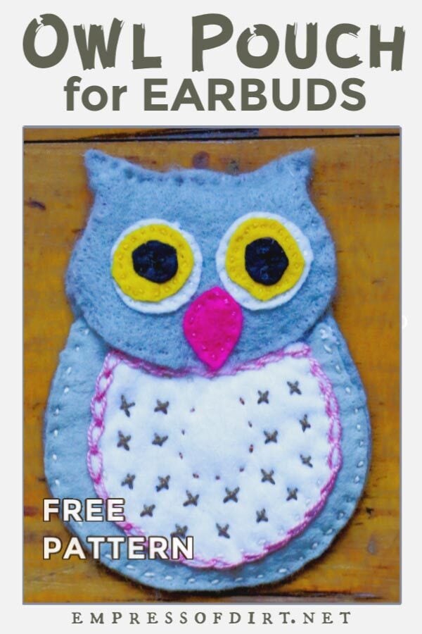 Make an ear bud case using this sweet owl pattern. This is a simple sewing project suitable for beginners who want to work with wool felt and embroidery thread. Sew your own owl earbud case using wool felt and embroidery thread using this free pattern.