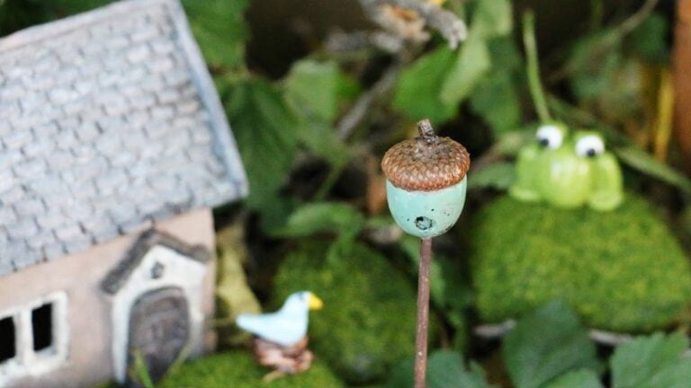 Beginner's Guide to Polymer Clay (Make Your Own Miniatures)